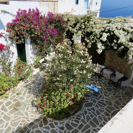 Fanivevisgarden Hotel Folégandros Exterior foto