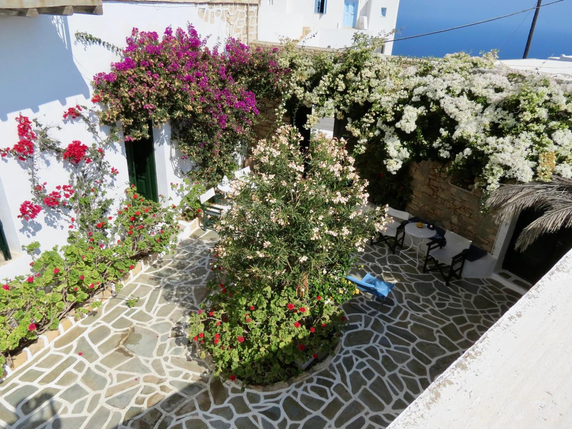 Fanivevisgarden Hotel Folégandros Exterior foto