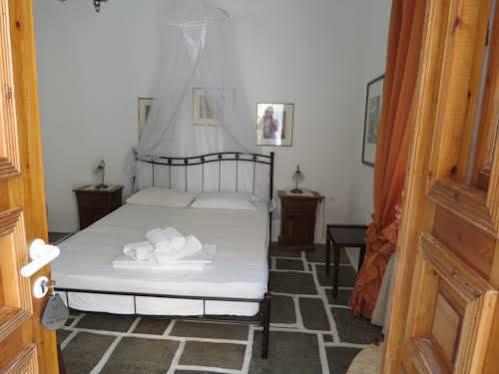 Fanivevisgarden Hotel Folégandros Exterior foto